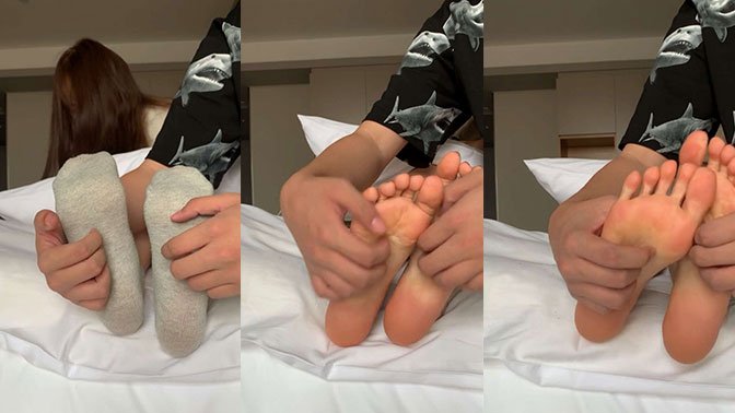 挠灰棉袜小姐姐脚心